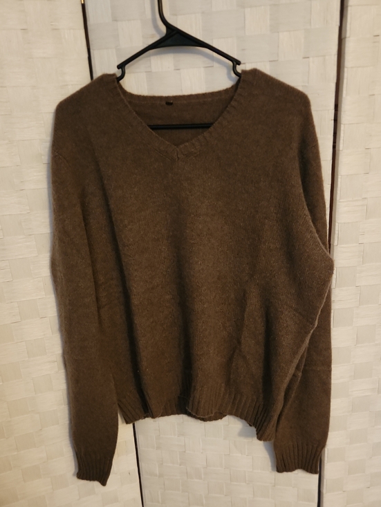 Bergdorf Goodman Other - Bergdorf Goodman Italy 100% Cachmere Vneck Swester Sz L PTP 23